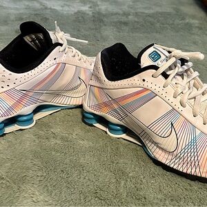 Nike Shock R4 flywire white multi-color Woman’s running shoes.